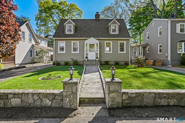 15 Hadik Parkway, Norwalk, CT 06854