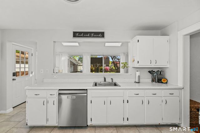 15 Hadik Parkway, Norwalk, CT 06854