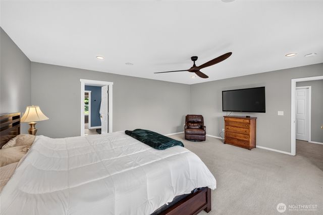 9524 Country Hollow Drive E, Puyallup, WA 98375