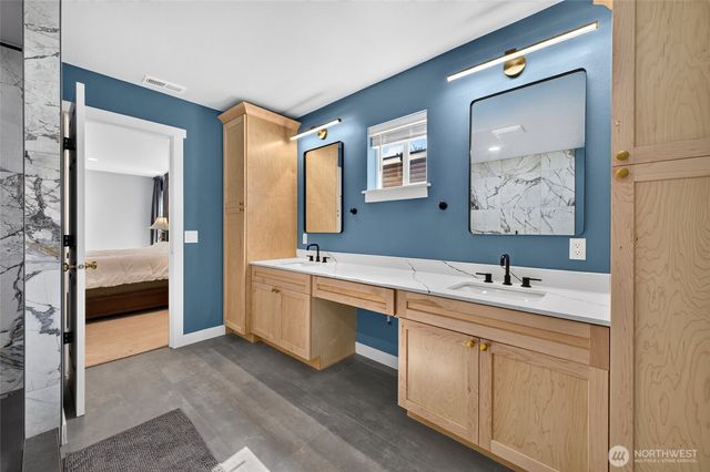 9524 Country Hollow Drive E, Puyallup, WA 98375