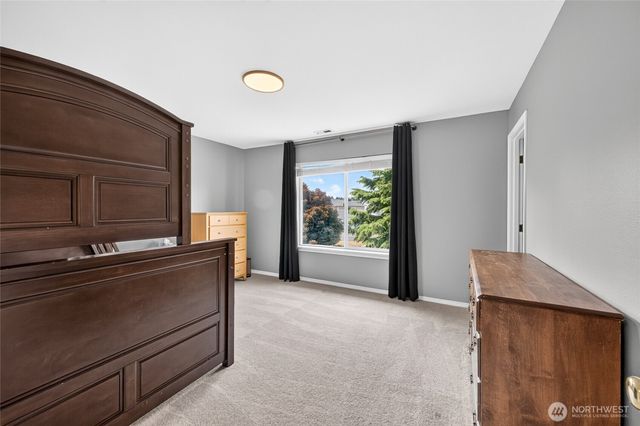 9524 Country Hollow Drive E, Puyallup, WA 98375