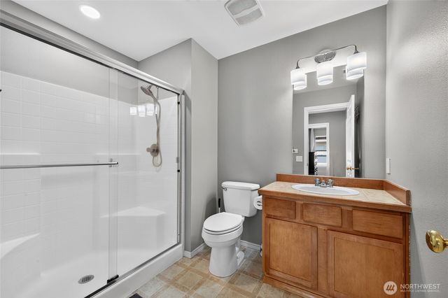 9524 Country Hollow Drive E, Puyallup, WA 98375