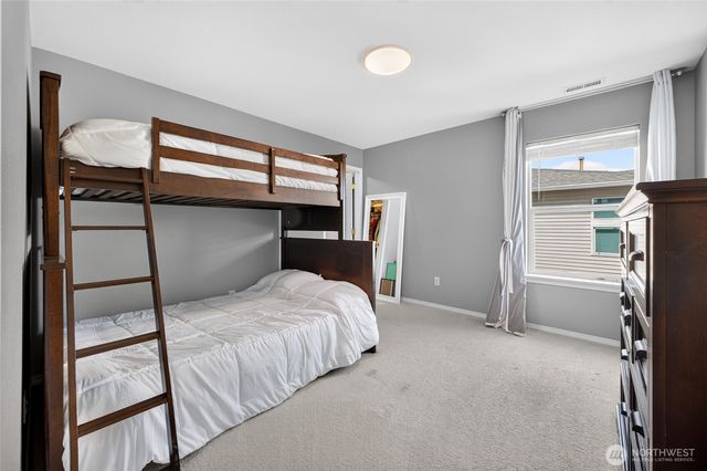 9524 Country Hollow Drive E, Puyallup, WA 98375