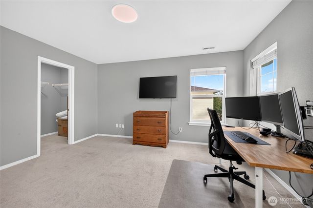 9524 Country Hollow Drive E, Puyallup, WA 98375