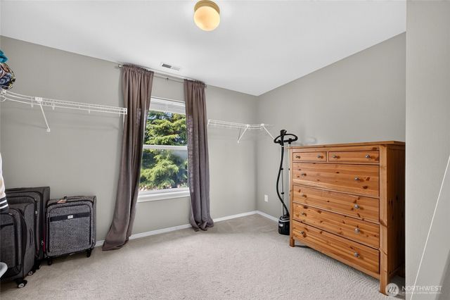 9524 Country Hollow Drive E, Puyallup, WA 98375