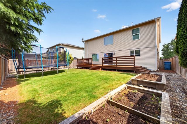 9524 Country Hollow Drive E, Puyallup, WA 98375
