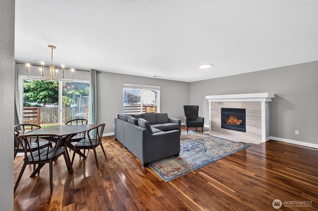 9524 Country Hollow Drive E, Puyallup, WA 98375