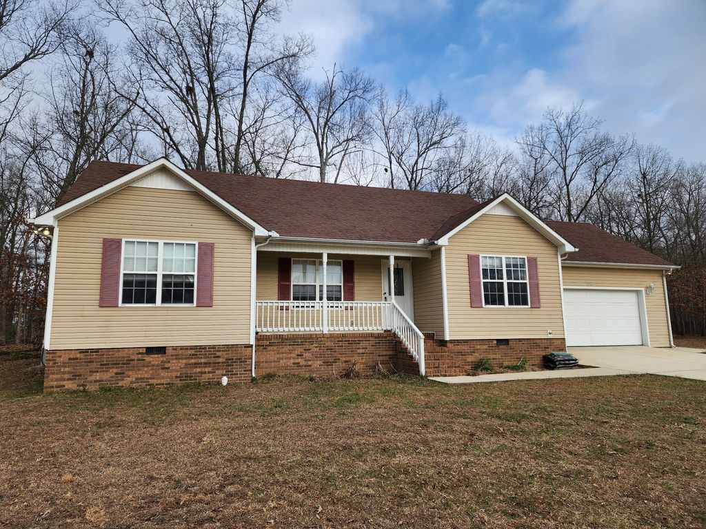 1046 Indian Springs Cir, Manchester, TN 37355