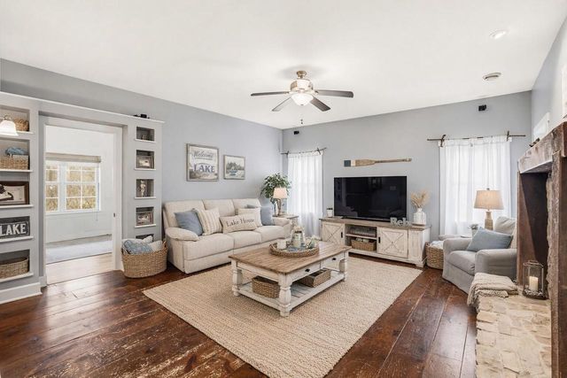 6621 Heidelberg CIRCLE, Waterford, WI 53185