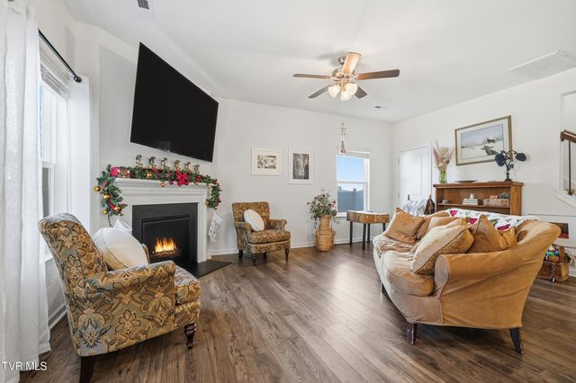 5402 Wildlife Circle, Piney Flats, TN 37686