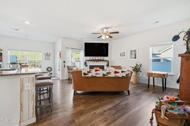 5402 Wildlife Circle, Piney Flats, TN 37686