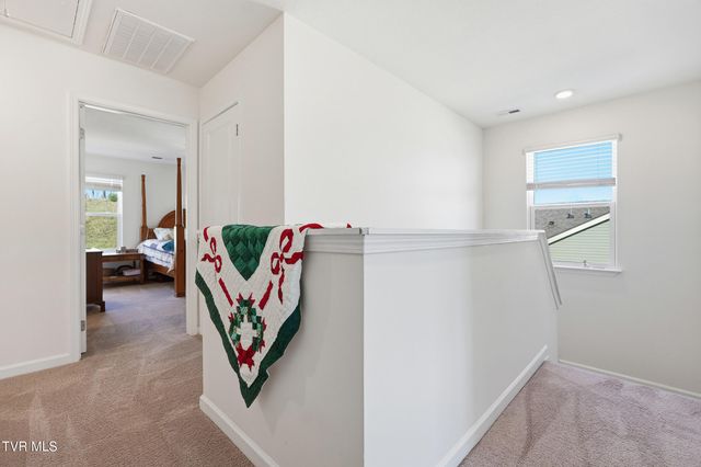 5402 Wildlife Circle, Piney Flats, TN 37686