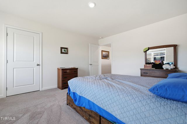 5402 Wildlife Circle, Piney Flats, TN 37686