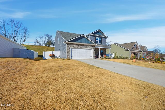5402 Wildlife Circle, Piney Flats, TN 37686