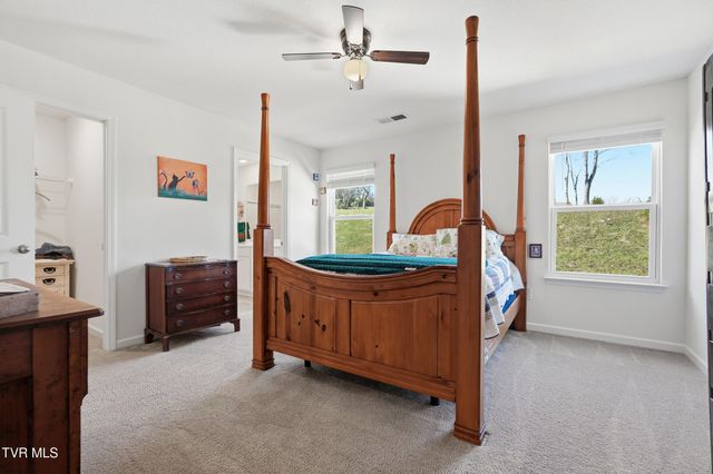 5402 Wildlife Circle, Piney Flats, TN 37686