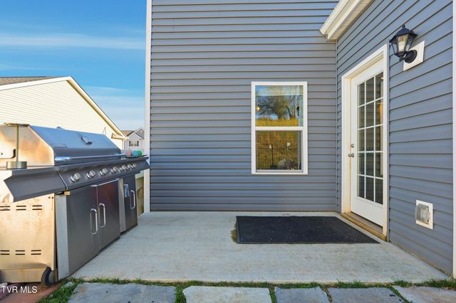 5402 Wildlife Circle, Piney Flats, TN 37686