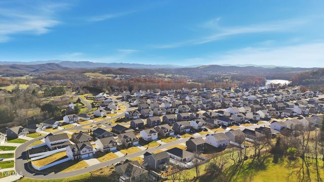 5402 Wildlife Circle, Piney Flats, TN 37686