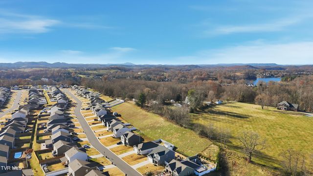 5402 Wildlife Circle, Piney Flats, TN 37686