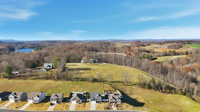 5402 Wildlife Circle, Piney Flats, TN 37686