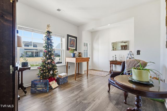 5402 Wildlife Circle, Piney Flats, TN 37686