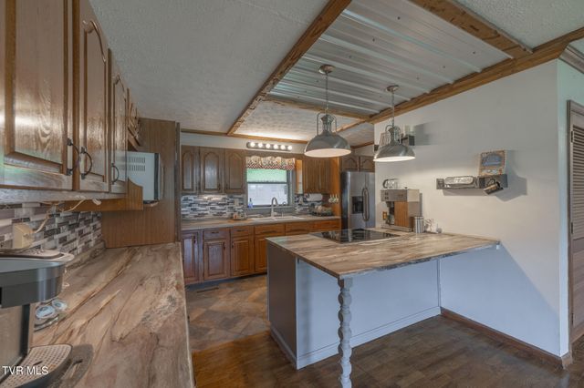 1528 Irondale Road, Big Stone Gap, VA 24219