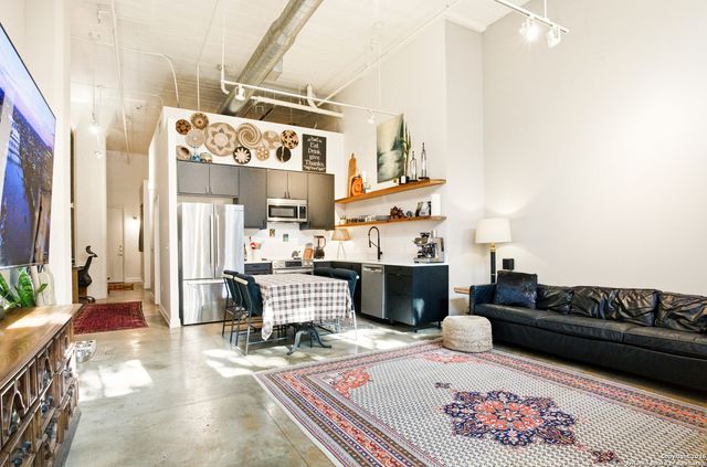 1401 S Flores St Apt 110, San Antonio, TX 78204