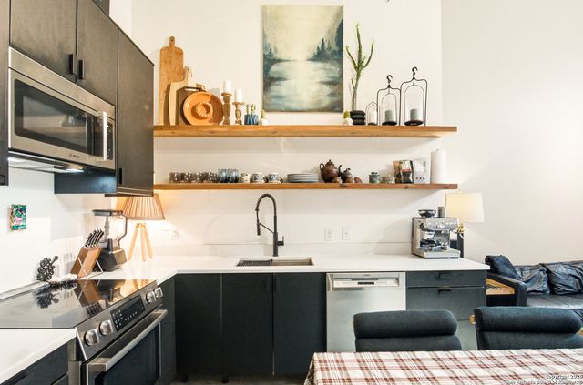 1401 S Flores St Apt 110, San Antonio, TX 78204