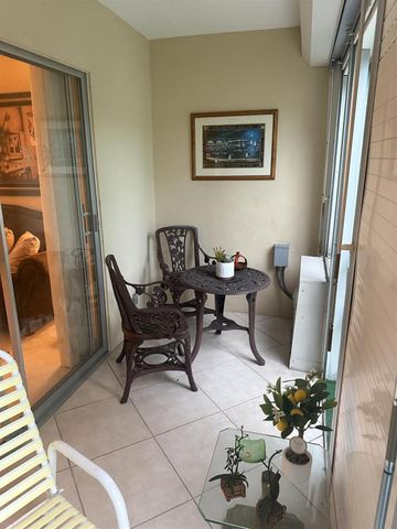 2050 NE 39th Street 211w, Lighthouse Point, FL 33064