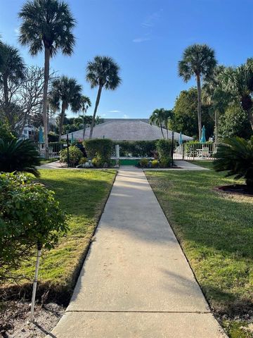 2050 NE 39th Street 211w, Lighthouse Point, FL 33064