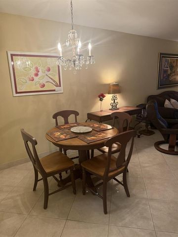 2050 NE 39th Street 211w, Lighthouse Point, FL 33064