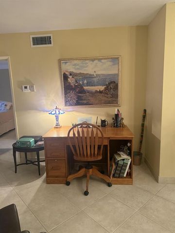 2050 NE 39th Street 211w, Lighthouse Point, FL 33064