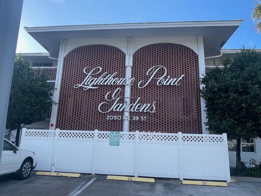 2050 NE 39th Street 211w, Lighthouse Point, FL 33064