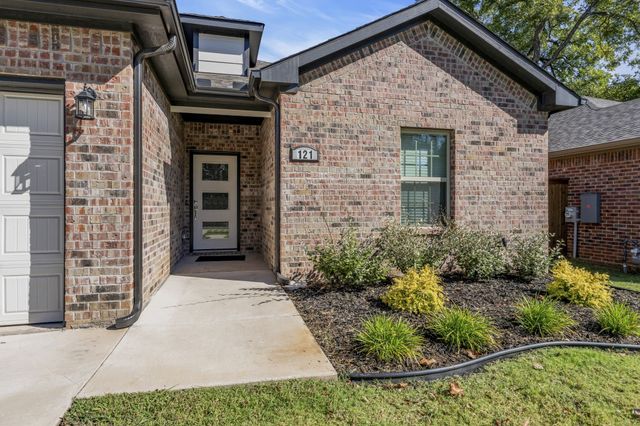 121 W Morton Street, Denison, TX 75021