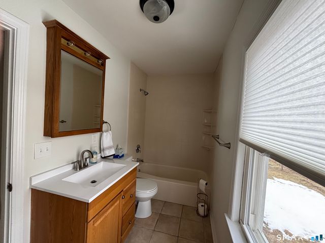 324 Savage Hill Road, Berlin, CT 06037