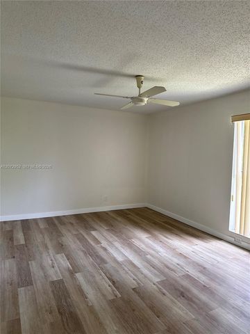 8380 Sands Point Boulevard J310, Tamarac, FL 33321