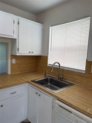 8380 Sands Point Boulevard J310, Tamarac, FL 33321