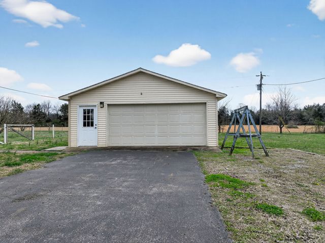 4377 Windrow Rd, Rockvale, TN 37153