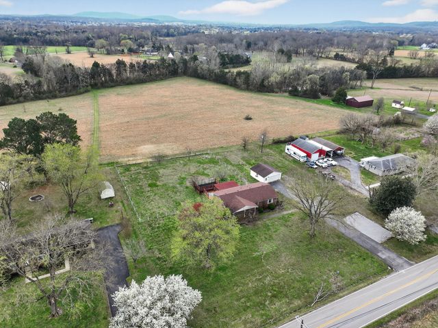 4377 Windrow Rd, Rockvale, TN 37153