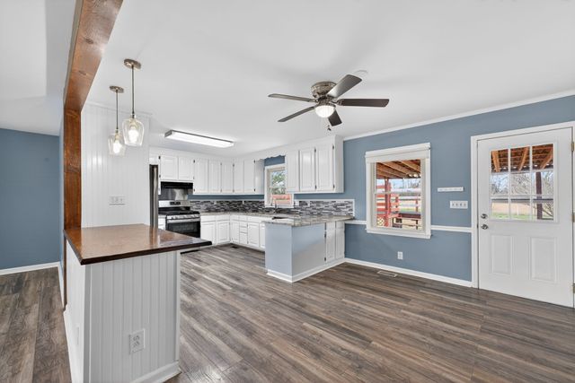 4377 Windrow Rd, Rockvale, TN 37153