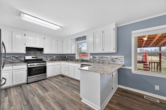 4377 Windrow Rd, Rockvale, TN 37153