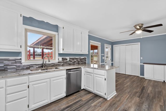 4377 Windrow Rd, Rockvale, TN 37153