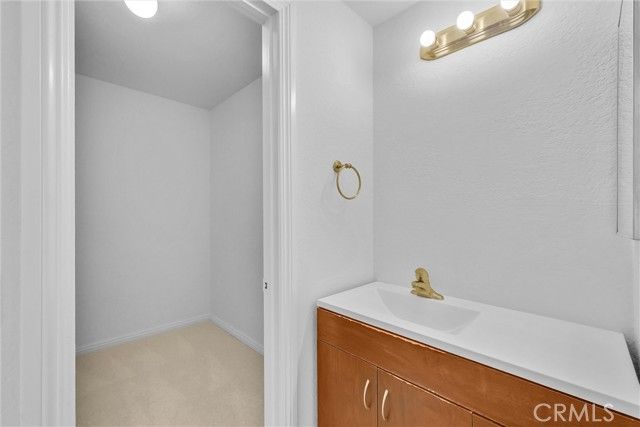 2000 W Palmyra 30, Orange, CA 92868