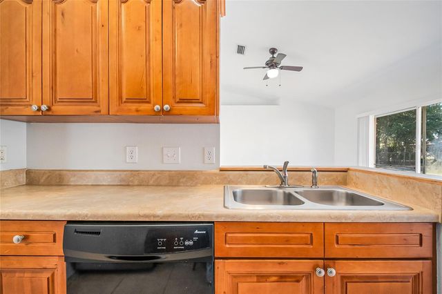 2370 PINE STREET, Oviedo, FL 32765