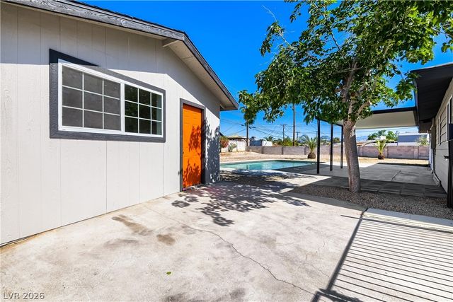 6124 Halifax Circle, Las Vegas, NV 89107