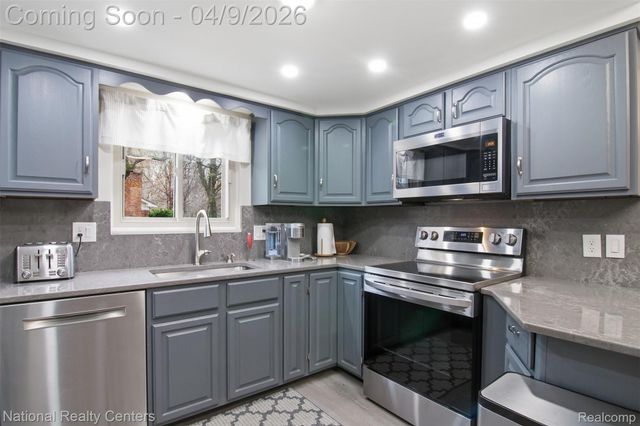 35037 Ellen Court, Livonia, MI 48154