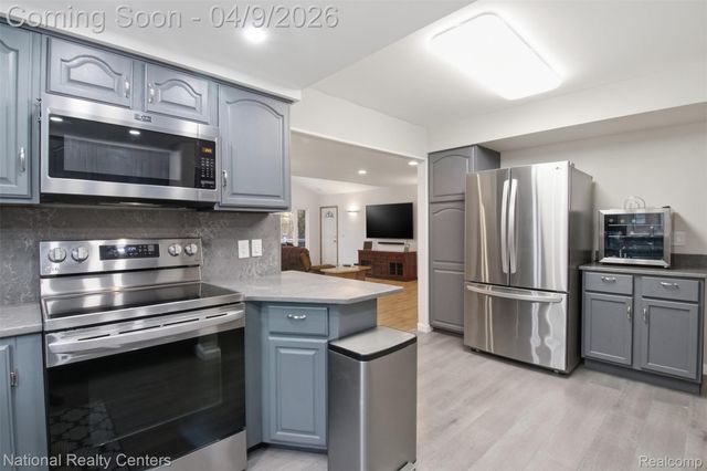 35037 Ellen Court, Livonia, MI 48154