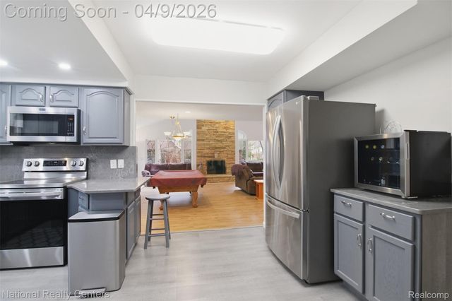 35037 Ellen Court, Livonia, MI 48154