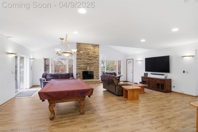 35037 Ellen Court, Livonia, MI 48154