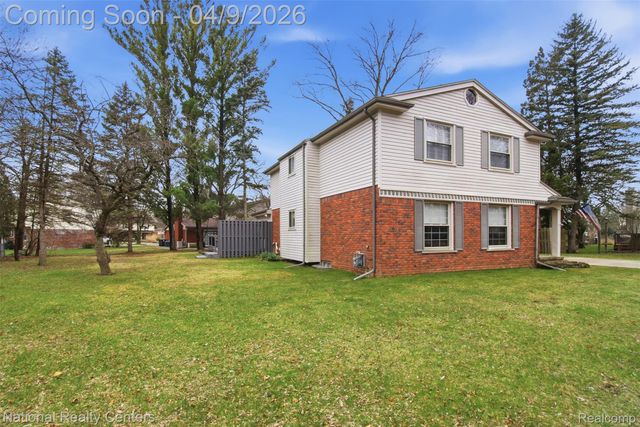 35037 Ellen Court, Livonia, MI 48154