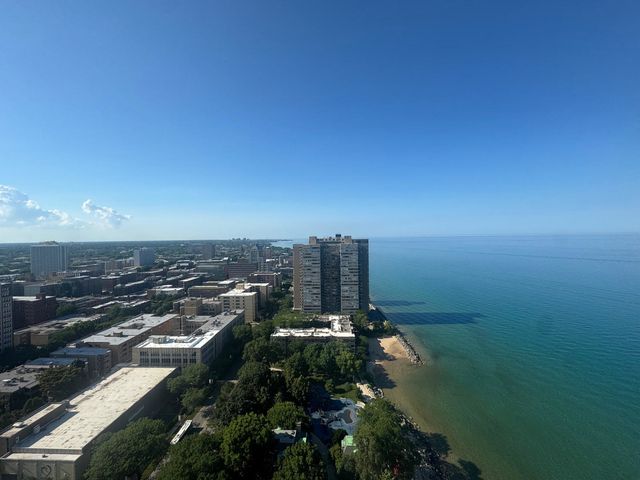 6171 N SHERIDAN Road 2809, Chicago, IL 60660